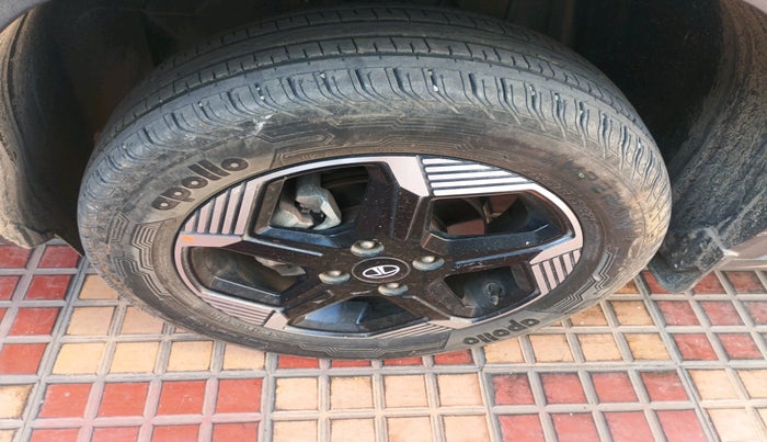 2024 Tata PUNCH EV EMPOWERED S 3.3, Electric, Automatic, 9,622 km, tyre