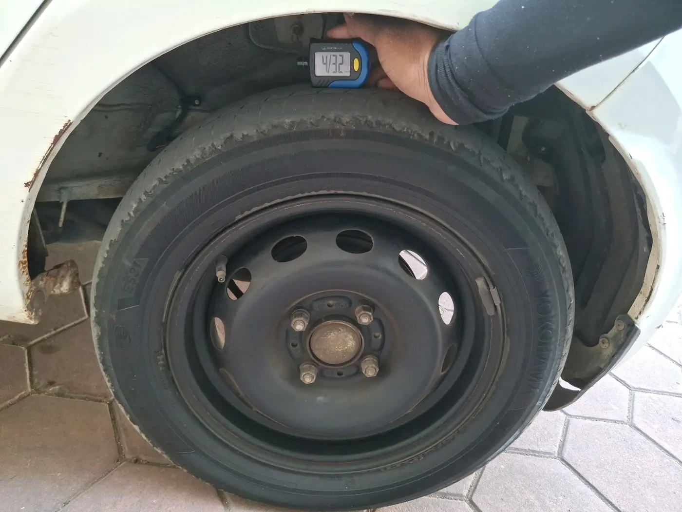 2022 Tata Tiago XT CNG, CNG, Manual, 69,870 km, tyre