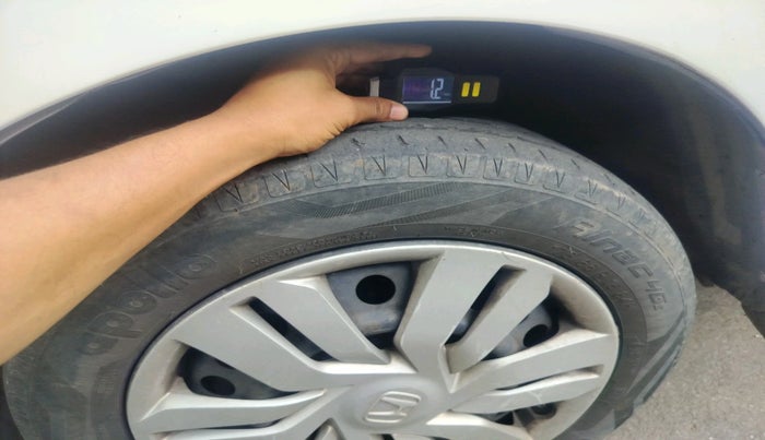 2014 Honda City 1.5L I-VTEC SV, Petrol, Manual, 1,17,659 km, tyre