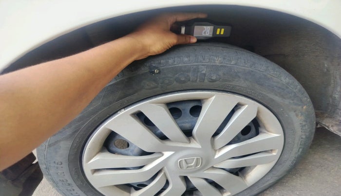 2014 Honda City 1.5L I-VTEC SV, Petrol, Manual, 1,17,659 km, tyre