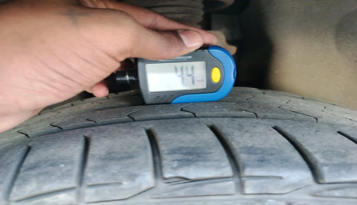 2021 Jeep Compass MODEL S (O) 1.4 PETROL DCT, Petrol, Automatic, 88,605 km, tyre