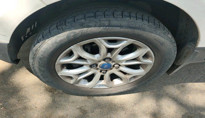 2015 Ford Ecosport TITANIUM 1.5L DIESEL, Diesel, Manual, 1,36,666 km, tyre