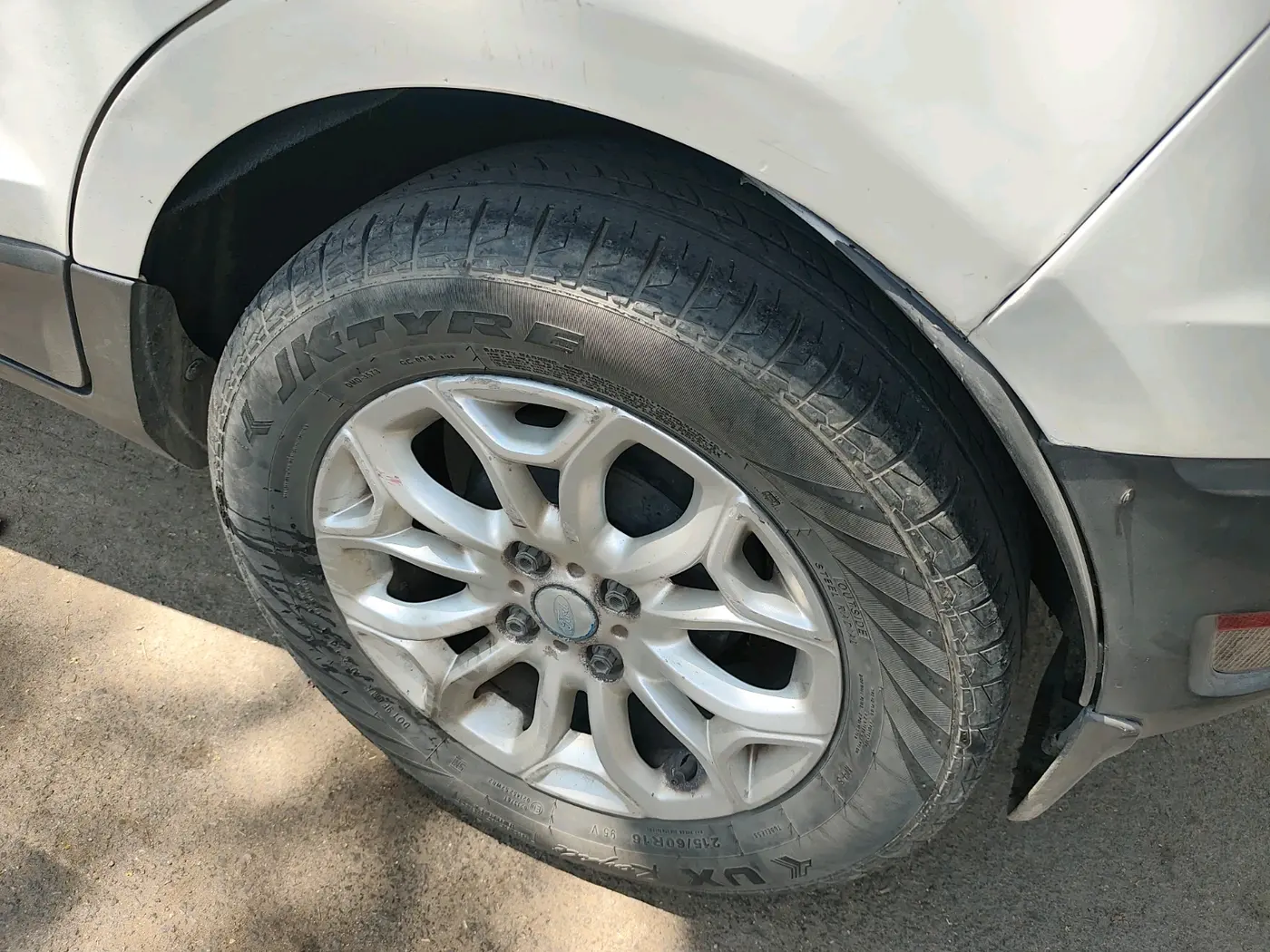 2015 Ford Ecosport TITANIUM 1.5L DIESEL, Diesel, Manual, 1,36,666 km, tyre