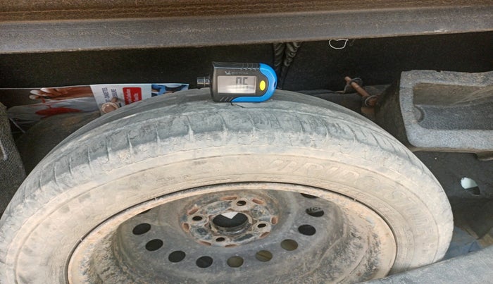 2013 Maruti Wagon R 1.0 VXI, CNG, Manual, 1,09,874 km, tyre