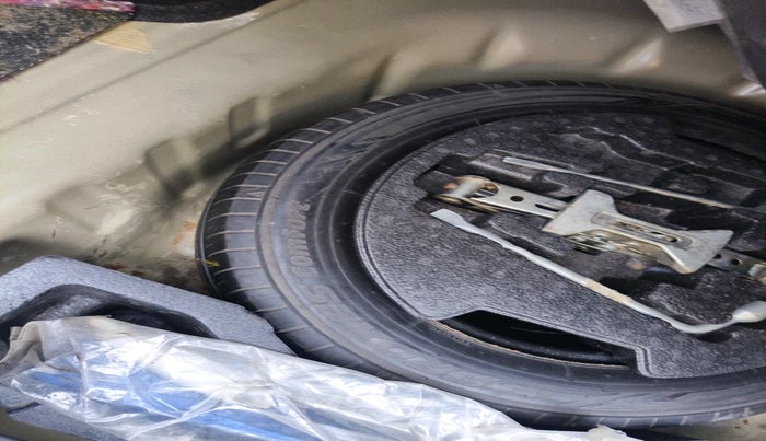 2017 Maruti Ciaz DELTA DIESEL 1.3, Diesel, Manual, 1,37,473 km, tyre