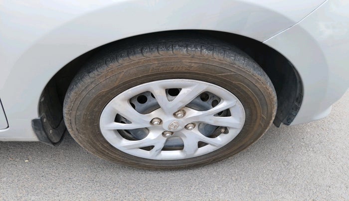 2017 Hyundai Grand i10 SPORTZ 1.2 KAPPA VTVT, Petrol, Manual, 83,599 km, tyre