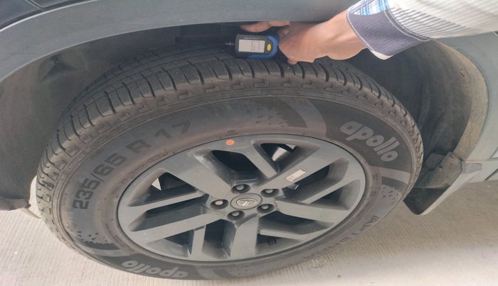 2021 Tata Harrier XTA PLUS 2.0L KRYOTEC DARK EDITION, Diesel, Automatic, 90,055 km, tyre