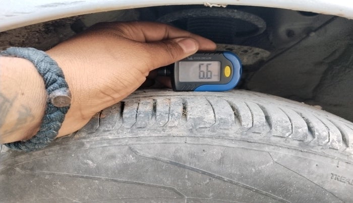 2012 Hyundai Verna FLUIDIC 1.4 VTVT, CNG, Manual, 94,396 km, tyre