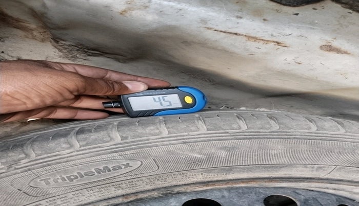 2012 Hyundai Verna FLUIDIC 1.4 VTVT, CNG, Manual, 94,396 km, tyre