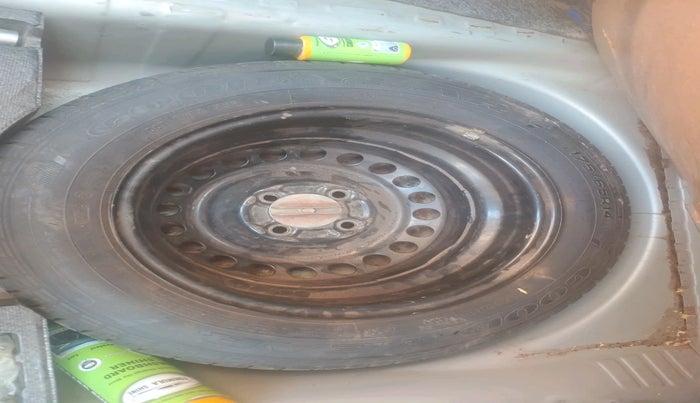 2015 Honda Amaze 1.2L I-VTEC S, Petrol, Manual, 1,30,931 km, tyre