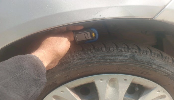 2015 Honda Amaze 1.2L I-VTEC S, Petrol, Manual, 1,30,931 km, tyre