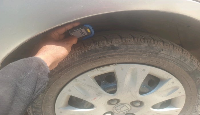 2015 Honda Amaze 1.2L I-VTEC S, Petrol, Manual, 1,30,931 km, tyre