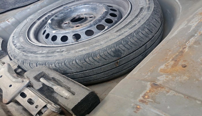 2016 Honda Amaze 1.5L I-DTEC S, Diesel, Manual, 1,72,625 km, tyre