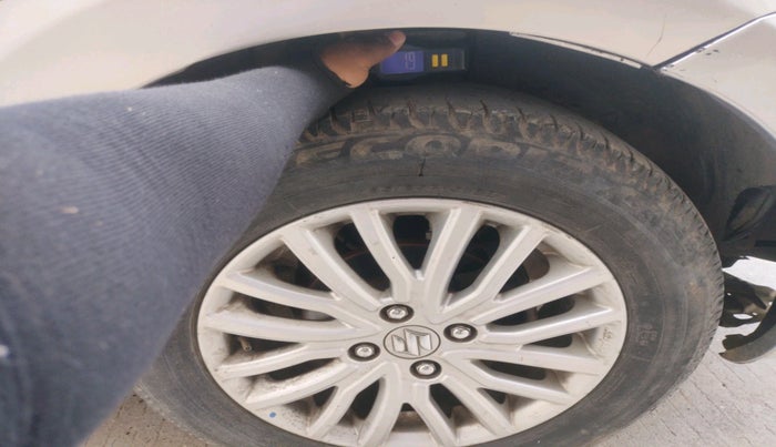 2018 Maruti Dzire ZXI, Petrol, Manual, 54,008 km, tyre