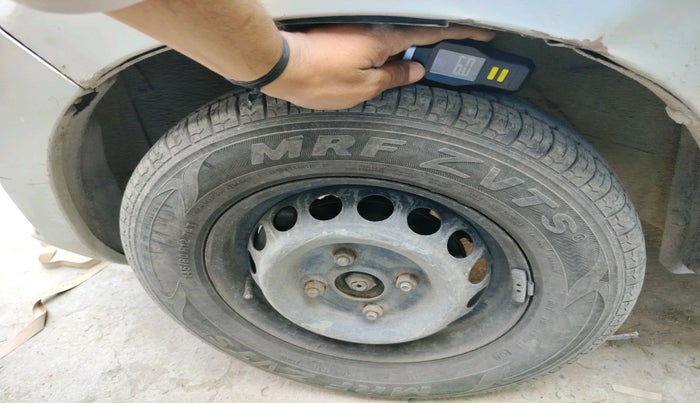 2013 Maruti Alto 800 LXI, CNG, Manual, 1,89,642 km, tyre