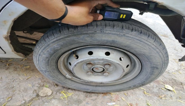 2013 Maruti Alto 800 LXI, CNG, Manual, 1,89,642 km, tyre