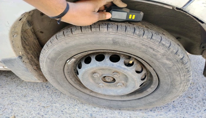 2013 Maruti Alto 800 LXI, CNG, Manual, 1,89,642 km, tyre