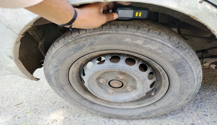 2013 Maruti Alto 800 LXI, CNG, Manual, 1,89,642 km, tyre