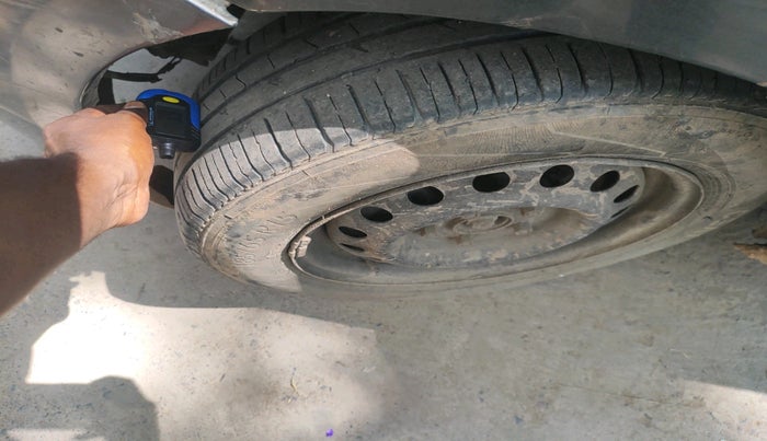 2017 Maruti Ertiga VXI CNG, CNG, Manual, 59,727 km, tyre