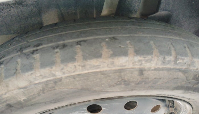 2020 Maruti Swift VXI, Petrol, Manual, 73,096 km, tyre