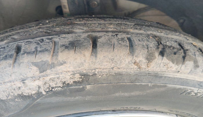 2020 Maruti Swift VXI, Petrol, Manual, 73,096 km, tyre