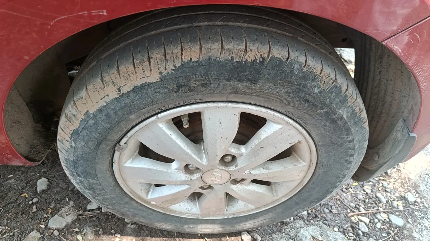 2014 Hyundai Elite i20 ASTA 1.2, CNG, Manual, 1,08,955 km, tyre