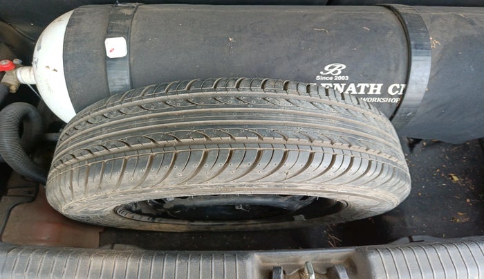 2014 Hyundai Elite i20 ASTA 1.2, CNG, Manual, 1,08,663 km, tyre