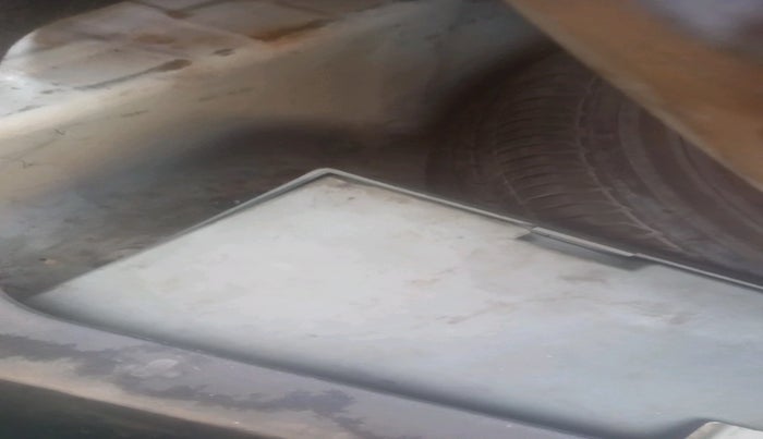 2014 Honda City 1.5L I-VTEC VX CVT, CNG, Automatic, 1,27,800 km, tyre