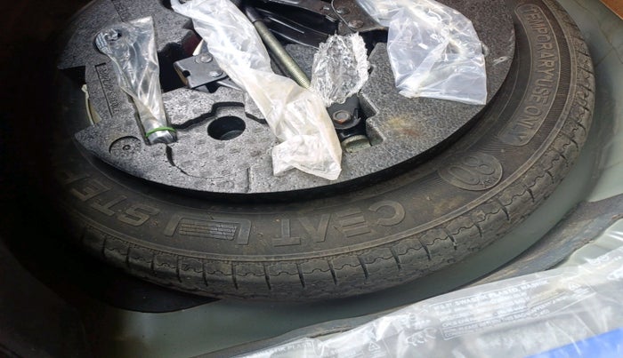 2024 Mahindra XUV 3XO AX5 1.5 Turbo Diesel, Diesel, Manual, 11,824 km, tyre