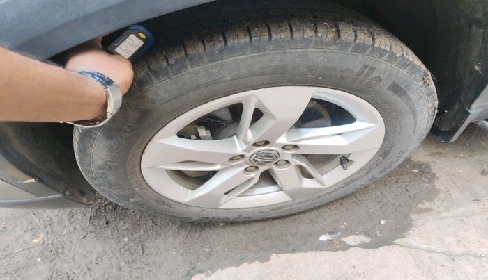 2022 MG HECTOR SHINE 1.5 PETROL TURBO CVT, Petrol, Automatic, 15,364 km, tyre