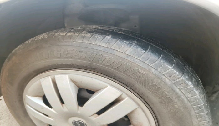 2009 Ford Ikon 1.4 DIESEL, Diesel, Manual, 1,58,035 km, tyre