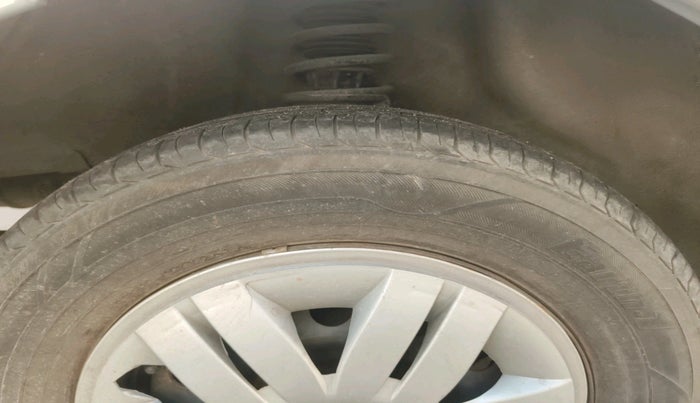 2009 Ford Ikon 1.4 DIESEL, Diesel, Manual, 1,58,035 km, tyre