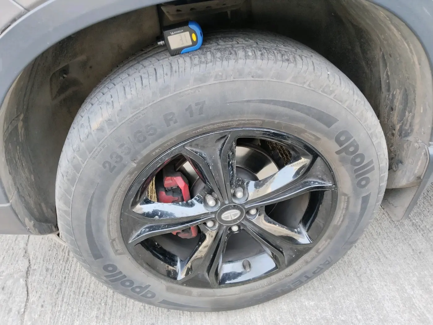 2020 Tata Harrier XZA 2.0L, Diesel, Automatic, 37,073 km, tyre