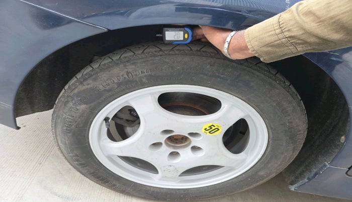 2010 BMW 5 Series 520 D HIGHLINE, Diesel, Automatic, 1,01,081 km, tyre