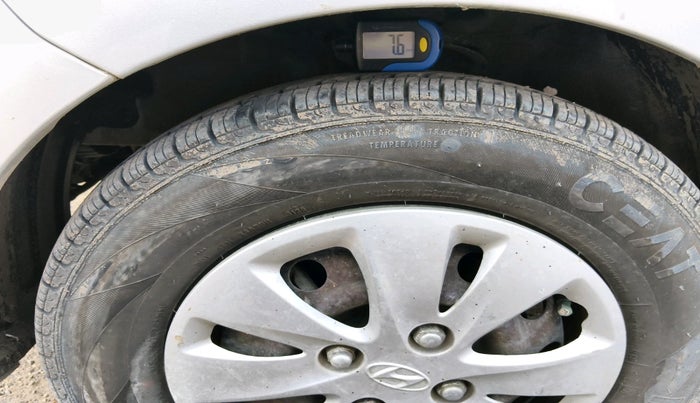 2012 Hyundai i10 MAGNA 1.2, Petrol, Manual, 1,05,184 km, tyre