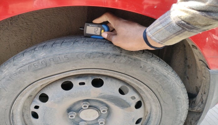 2013 Volkswagen Polo COMFORTLINE 1.2L, Diesel, Manual, 1,15,232 km, tyre