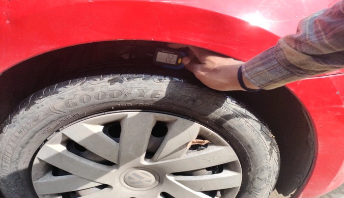 2013 Volkswagen Polo COMFORTLINE 1.2L, Diesel, Manual, 1,15,232 km, tyre