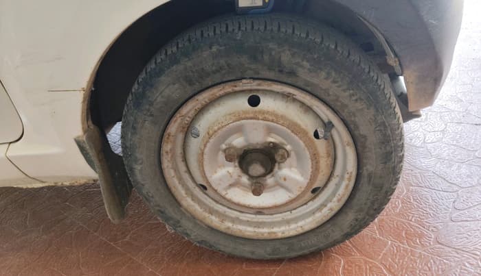 2013 Tata Nano CX, Petrol, Manual, 72,154 km, tyre