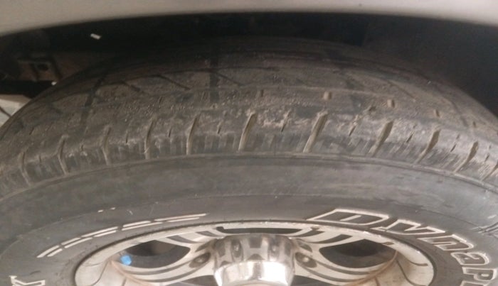 2006 Mahindra Scorpio 2.6 SLX CRDE, Diesel, Manual, 1,20,000 km, tyre