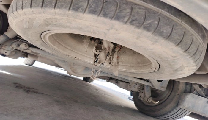 2016 Toyota Innova Crysta 2.4 VX 8 STR, Diesel, Manual, 1,73,589 km, tyre