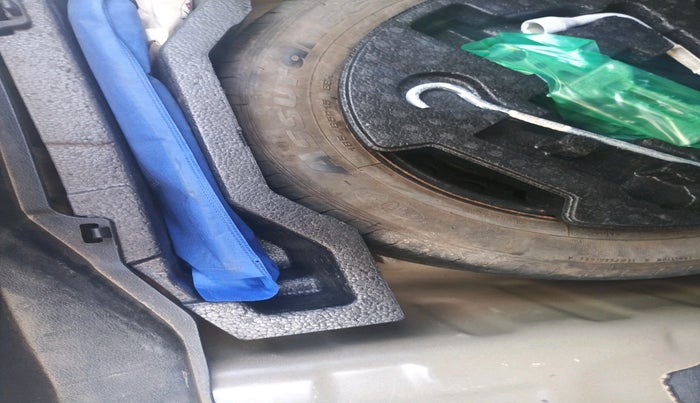 2017 Maruti Ciaz ZDI SHVS, Diesel, Manual, 74,684 km, tyre