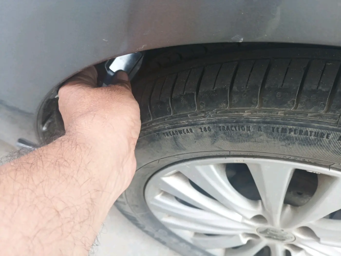 2017 Maruti Ciaz ZDI SHVS, Diesel, Manual, 76,000 km, tyre