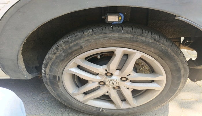 2020 Renault TRIBER RXZ AMT, Petrol, Automatic, 72,387 km, tyre