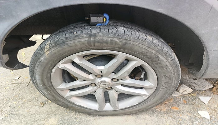 2020 Renault TRIBER RXZ AMT, Petrol, Automatic, 72,387 km, tyre