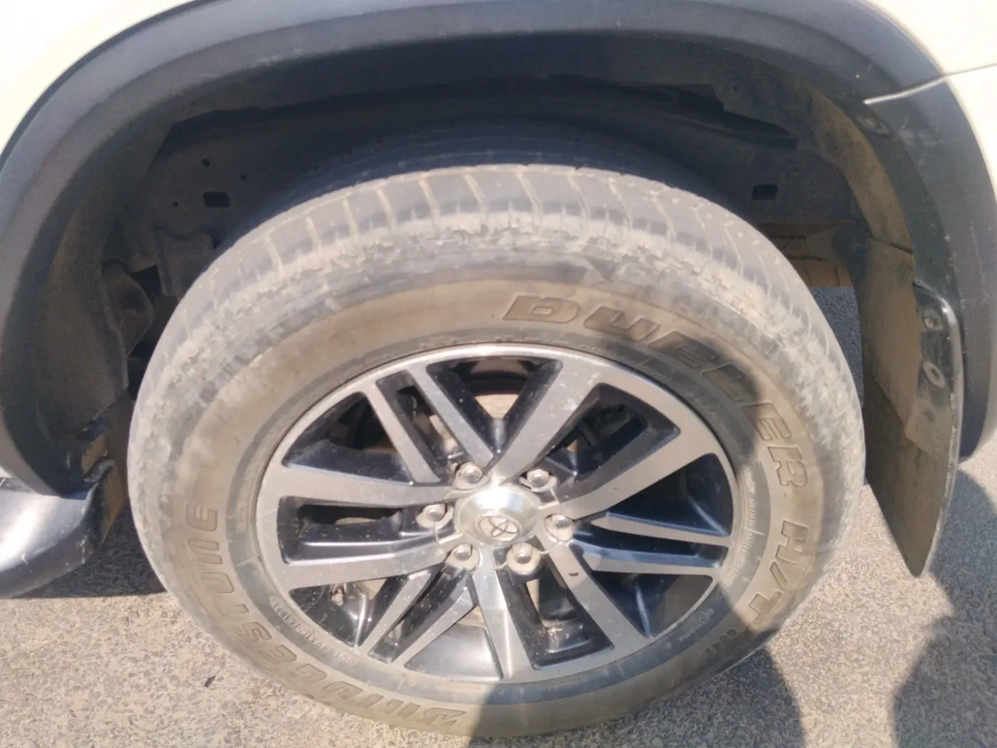 2017 Toyota Fortuner 2.8 4X4 AT, Diesel, Automatic, 1,12,600 km, tyre