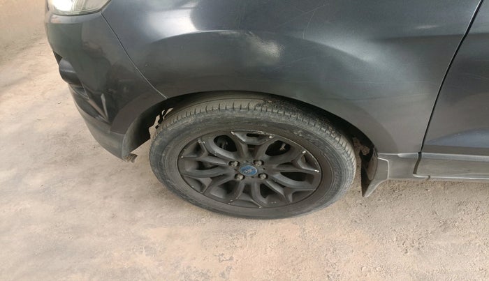 2014 Ford Ecosport TITANIUM 1.5L DIESEL (OPT), Diesel, Manual, 1,85,976 km, tyre