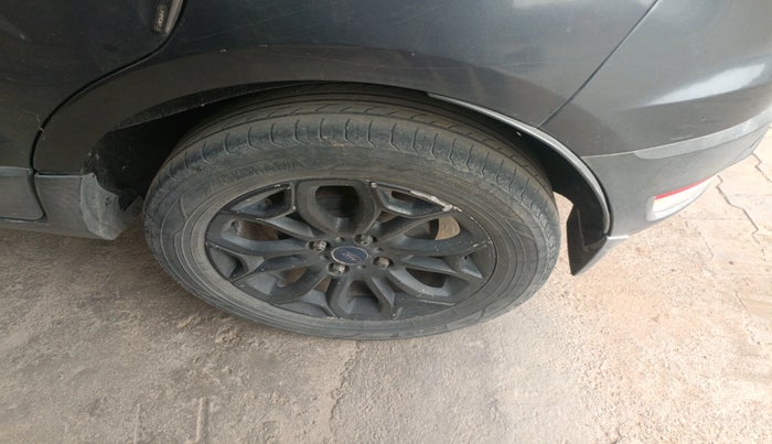 2014 Ford Ecosport TITANIUM 1.5L DIESEL (OPT), Diesel, Manual, 1,85,976 km, tyre