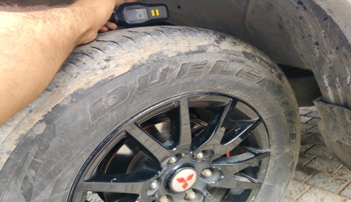 2014 Mitsubishi Pajero Sport 2.5 MT, Diesel, Manual, 1,28,024 km, tyre