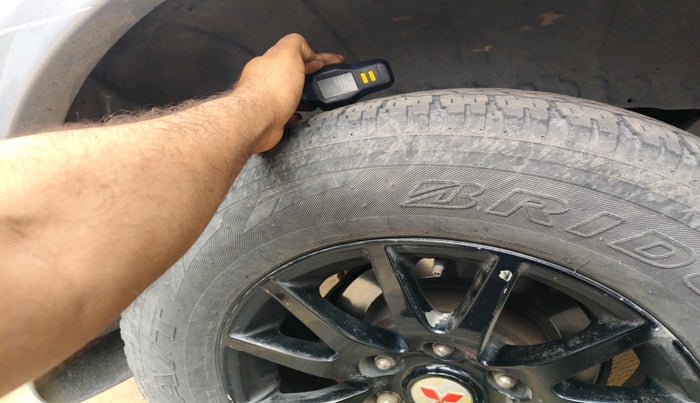 2014 Mitsubishi Pajero Sport 2.5 MT, Diesel, Manual, 1,28,024 km, tyre