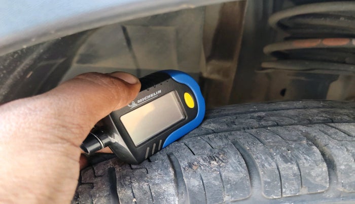 2021 Renault TRIBER RXE MT, Petrol, Manual, 57,083 km, tyre